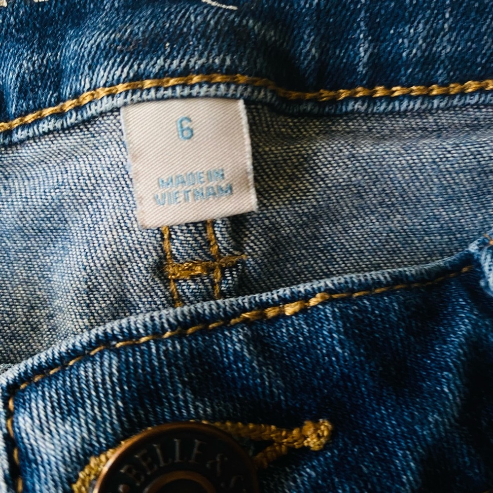 Jeans - Picture 2 of 5